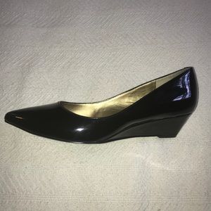 Black patent 1.5 inch wedge